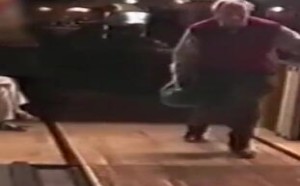 【轻松时刻】愚人节特献 都不容易 何必互相为难 108