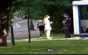 【逗逼说】【美女恶搞】警察遇上热辣美女