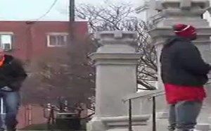 【逗逼说】老外创意搞笑恶作剧 放屁喷出一地钱