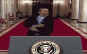 抢镜的那个女孩挺漂亮哈 每日一囧 62 抢镜的那个女孩挺漂亮哈 每日一囧 62