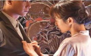 柳岩吻戏脱床衣揉胸大尺度激情视频片段 柳岩吻戏脱床衣揉胸大尺度激情视频片段